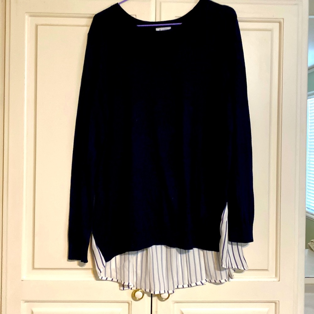 Navy blue long sleeve sweater with stripes